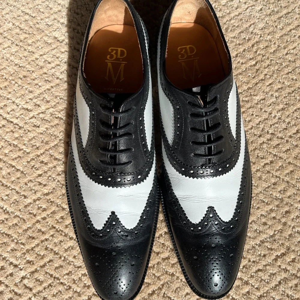 Black & White spectators size 9 1/2